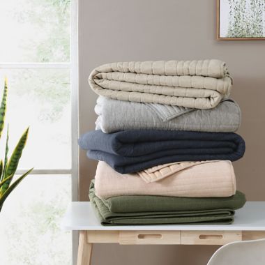 UGG&reg; Crew 3-Piece Jersey King Quilt Set in Seal Grey Heather. View a larger version of this product image.
