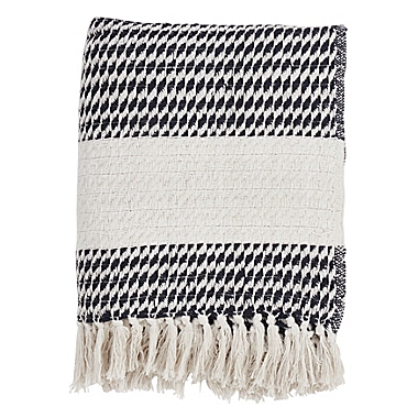 Saro Lifestyle Diamond Weave with Fringed Edge Throw Blanket in Navy Blue. View a larger version of this product image.