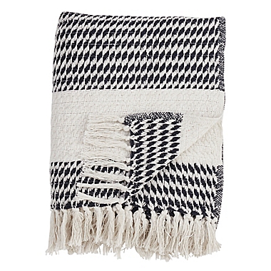 Saro Lifestyle Diamond Weave with Fringed Edge Throw Blanket in Navy Blue. View a larger version of this product image.