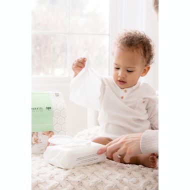 Parasol Clear+Pure&trade; 600-Count Natural Baby Wipes. View a larger version of this product image.