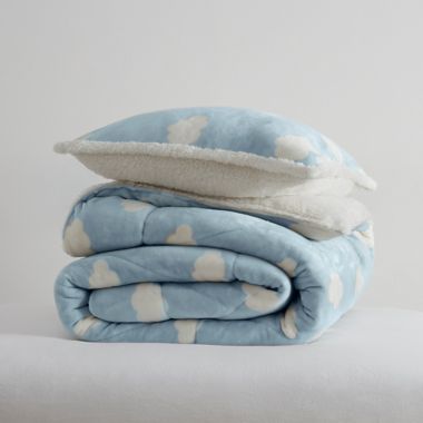 UGG&reg; Avery Cloud 2-Piece Twin Reversible Comforter Set in Cloud Blue. View a larger version of this product image.