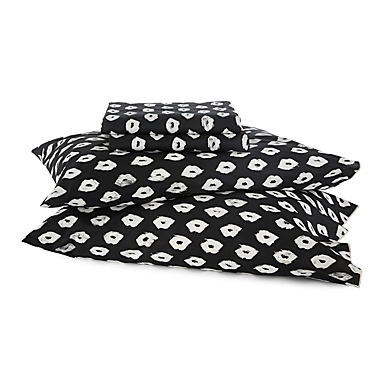 The Novogratz Painted Lips King Sheet Set in Black. View a larger version of this product image.