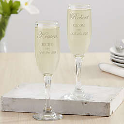 Wedding Couple Champagne Flutes (Set of 2)