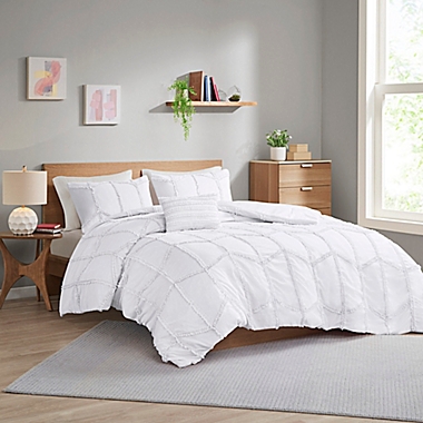Intelligent Design Jayla 4-Piece Ruffle Full/Queen Comforter Set in White. View a larger version of this product image.