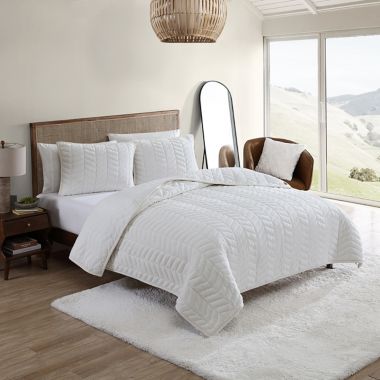 UGG&reg; Coco 3-Piece Full/Queen Quilt Set in Snow. View a larger version of this product image.