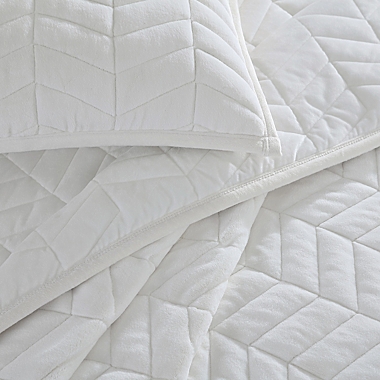 UGG&reg; Coco 3-Piece Full/Queen Quilt Set in Snow. View a larger version of this product image.