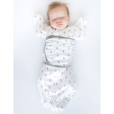 Swaddle Designs Size 0-3M Tiny Arrows Arms Up Half-Length Sleeves Omni Swaddle Sack in Black. View a larger version of this product image.