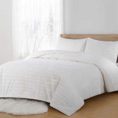 Faux Fur 3-Piece Full/Queen Comforter Set in White. View a larger version of this product image.