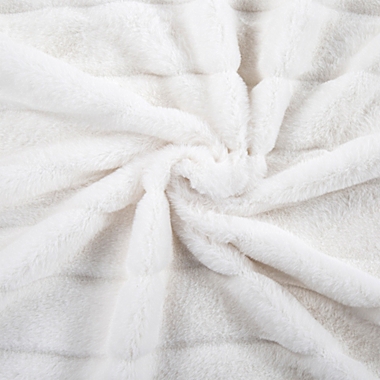 Faux Fur 3-Piece Full/Queen Comforter Set in White. View a larger version of this product image.