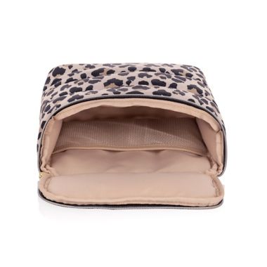 Itzy Ritzy&reg; Chill Like A Dream&trade; Bottle Bag in Leopard. View a larger version of this product image.