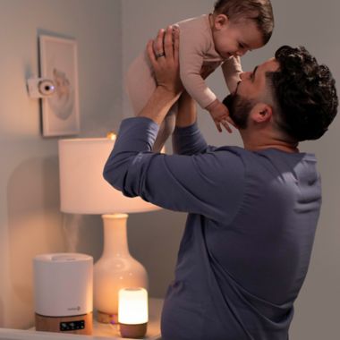 Safety 1ˢᵗ&reg; 1080p HD WiFi Baby Monitor with Easy Setup in White/Natural. View a larger version of this product image.