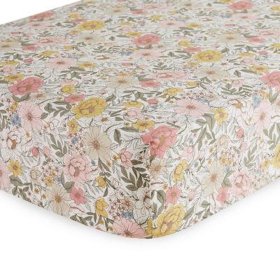 ever &amp; ever&trade; Vibrant Blooms Fitted Crib Sheet in Pink