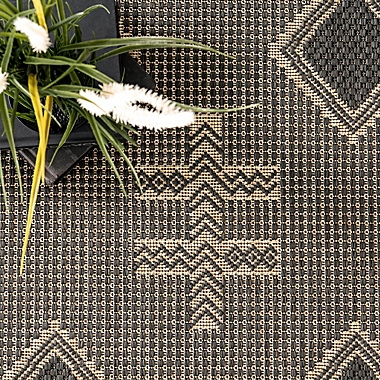 nuLOOM Dana 4&#39; x 6&#39; Area Rug in Charcoal. View a larger version of this product image.