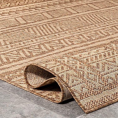 nuLOOM Abbey Tribal Striped Indoor/Outdoor 4&#39; x 6&#39; Area Rug in Beige. View a larger version of this product image.