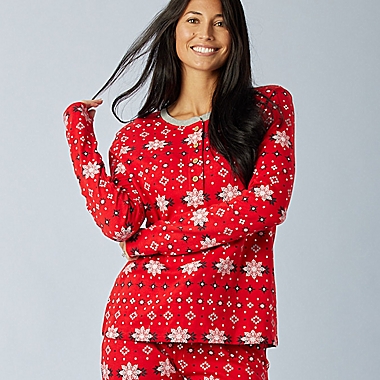 The Honest Company&reg; Women&#39;s Medium 2-Piece Fair Isle Holiday Cotton Pajama Set. View a larger version of this product image.