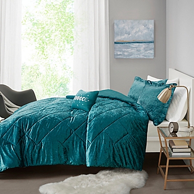 Intelligent Design Felicia 4-Piece King/California King Duvet Cover Set in Teal. View a larger version of this product image.