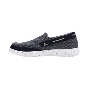 Lamo Size 9 Calvin Shoe in Navy. View a larger version of this product image.