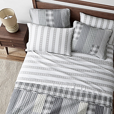 Eddie Bauer&reg; Snowflake Fair Isle Cotton Flannel Queen Sheet Set in Grey. View a larger version of this product image.