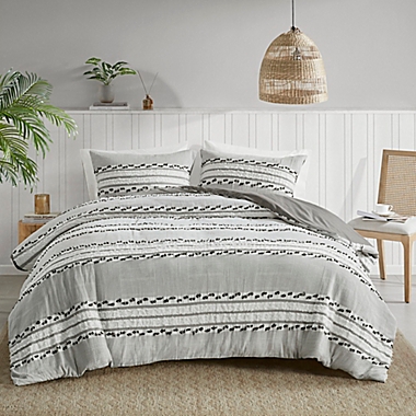 INK+IVY Lennon 3-Piece King/California King Duvet Cover Set in Charcoal. View a larger version of this product image.