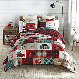 Christmas Forest 3-Piece Reversible Queen Quilt Set in Red/Tan
