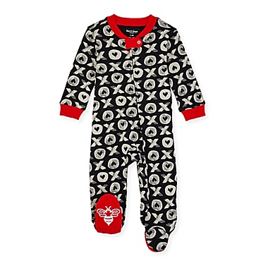 Burt&#39;s Bees Baby&reg; Size 0-3M Hugs &amp; Kisses Sleep &amp; Play Footed Pajamas in Onyx. View a larger version of this product image.