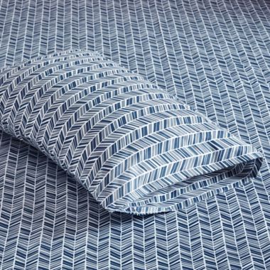 Madison Park Chevron Microfiber Printed King Sheet Set in Navy. View a larger version of this product image.