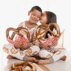 Alternate image 2 for Burt's Bees Baby&reg; Size 3T Giant Pretzel Tee and Pant PJ Set in Cloud