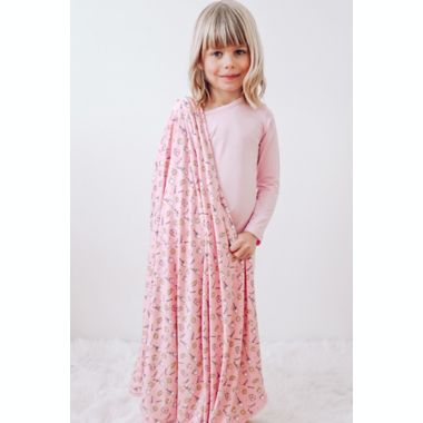 Bellabu Bear&reg; Milk and Cookies 2-Layer Reversible Bamboo Blanket in Pink. View a larger version of this product image.