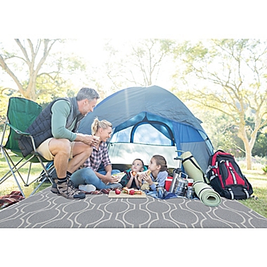 Baby Care Outdoor Picnic Mat in Circle Raum. View a larger version of this product image.