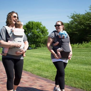 Ecleve Pulse Ultimate Comfort Hip Seat Baby Carrier in Charcoal Grey. View a larger version of this product image.