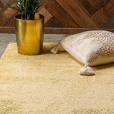 Unique Loom Sardinia Solaris 2&#39;2 x 3&#39; Accent Rug in Yellow. View a larger version of this product image.