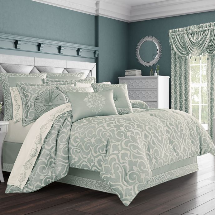 J Queen New York Lombardi Comforter Set