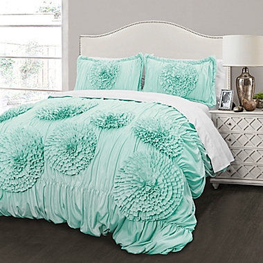 Lush Decor Serena 2-Piece Full/Queen Comforter Set in Aqua. View a larger version of this product image.