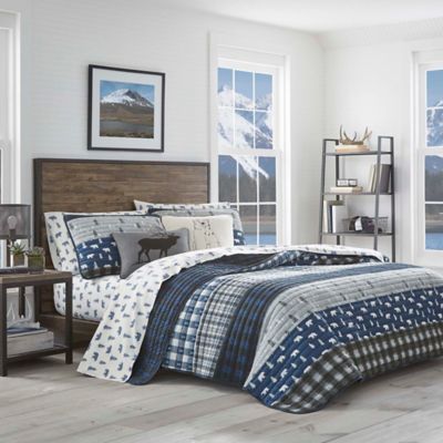 navy and gray quilt