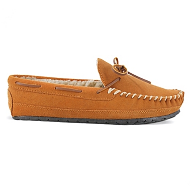 Minnetonka&reg; Casey Men&#39;s Slippers in Cinnamon. View a larger version of this product image.