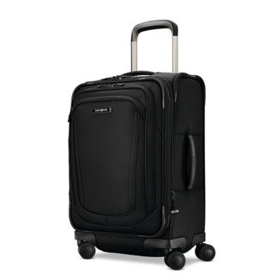 22 inch spinner suitcase