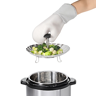 OXO Good Grips&reg; Stainless Steel Steamer with Extendable Handle. View a larger version of this product image.