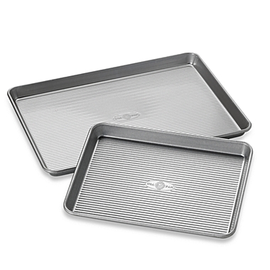 USA Pan 2-Piece Bakeware Set. View a larger version of this product image.