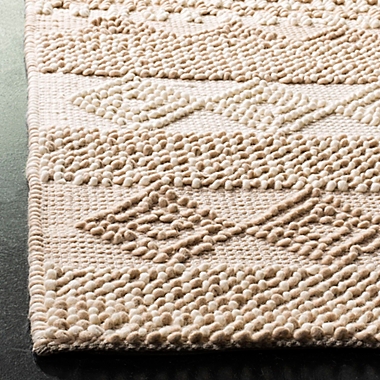 Safavieh Natura Dorinda 2&#39; x 3&#39; Accent Rug in Beige. View a larger version of this product image.