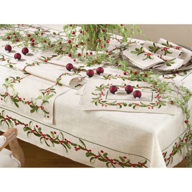 Saro Lifestyle Holly Napkins (Set of 4). View a larger version of this product image.
