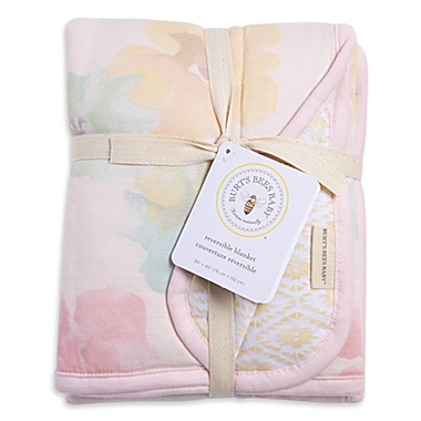 Burt&#39;s Bees Baby&reg; Morning Glory Organic Cotton Reversible Blanket in Blossom. View a larger version of this product image.
