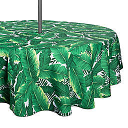 Design Imports Banana Leaf 60-Inch Round Tablecloth with Umbrella Hole in Green