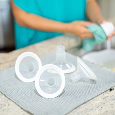 Medela&reg; PersonalFit Flex&trade; Large Breast Shield (Set of 2). View a larger version of this product image.