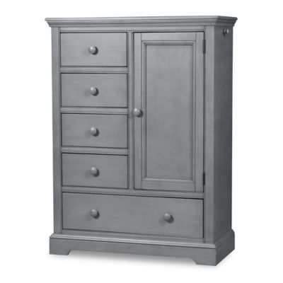 armoire baby room