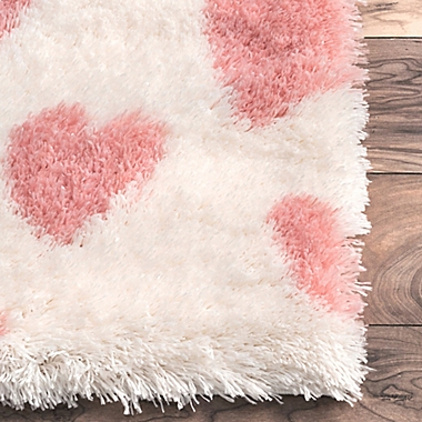 nuLOOM Alison Heart 7&#39;10&quot; x 10&#39; Area Rug in Pink. View a larger version of this product image.