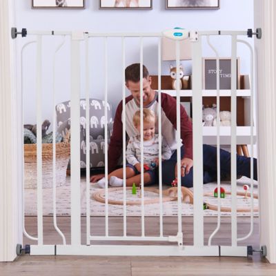 bed bath and beyond baby gate