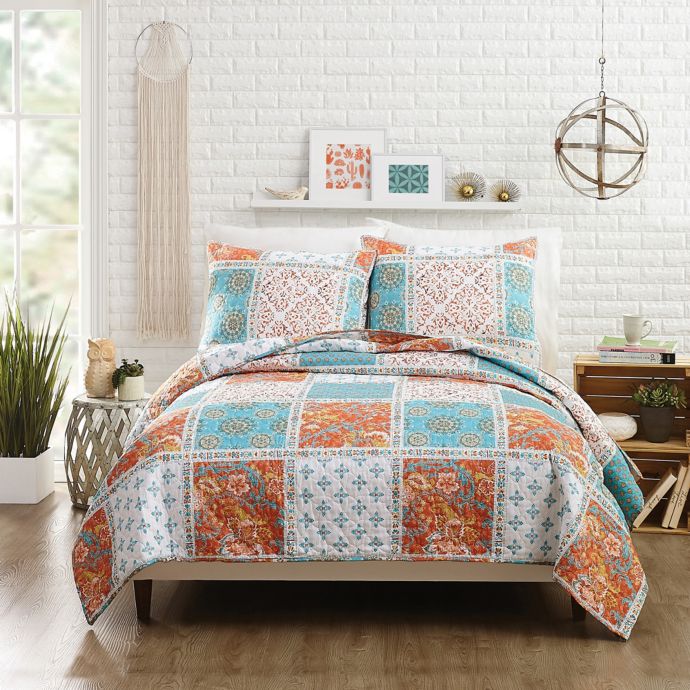 Jessica Simpson Verano Reversible Quilt Set | Bed Bath and Beyond Canada