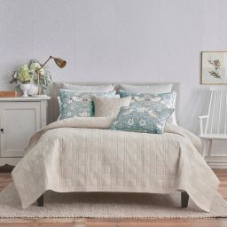 Morris & Co. Strawberry Thief Coverlet