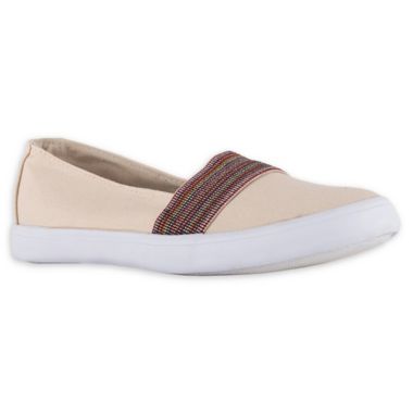 Lamo&reg; Akira Size 8 Women's Slip On Shoe in Beige. View a larger version of this product image.