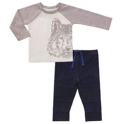asher and olivia&reg; 2-Piece Wolf Long Sleeve Top and Jogger Set in White